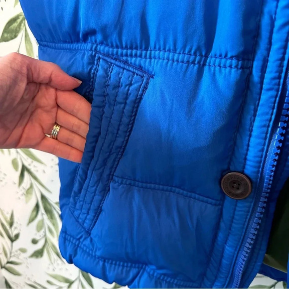Abercrombie and Fitch summit rock down vest. Size M. Blue. - Picture 5 of 6
